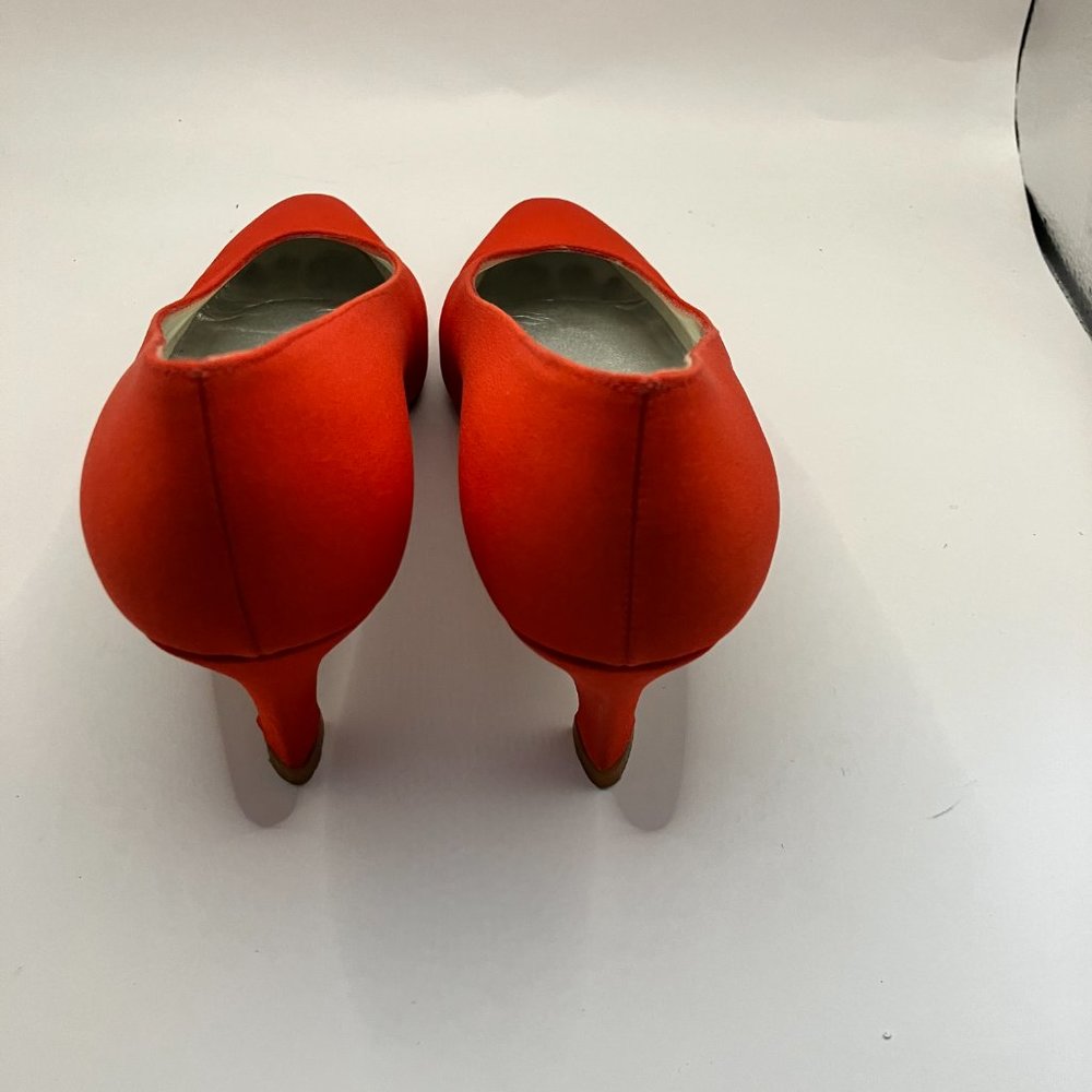 Stuart Weitzman - Picture 2 of 8